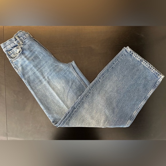 Zara Women's High Rise Classic Blue Jeans - Picture 2 of 10